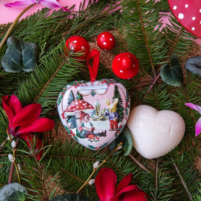 Vintage & Co Beauty X Nathalie Lete Christmas-Scented Soap in Heart Shaped Tin 90g - Festive Heart Shaped Moisturizing Soap, Holiday